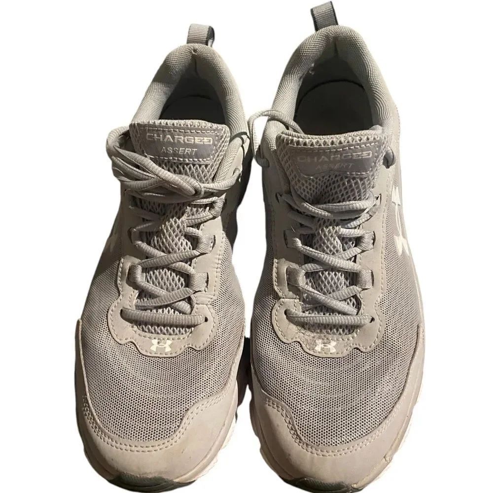 Under Armour Charged Assert size 10.5 tennis shoes excellent condition